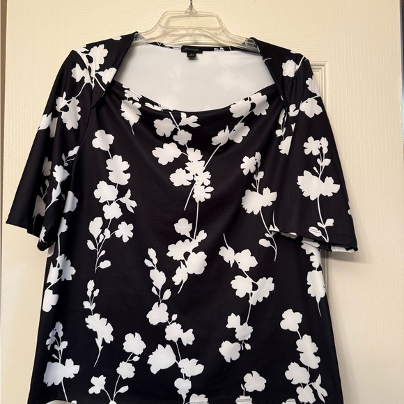 Ann Taylor Tops - Ann Taylor Black and White Floral Blouse